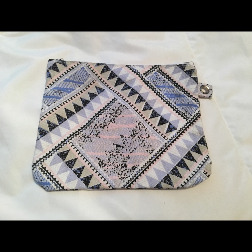 NWOT makeup bag set